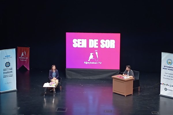 Eş Başkan Bucak, gençlerle bir araya geldi