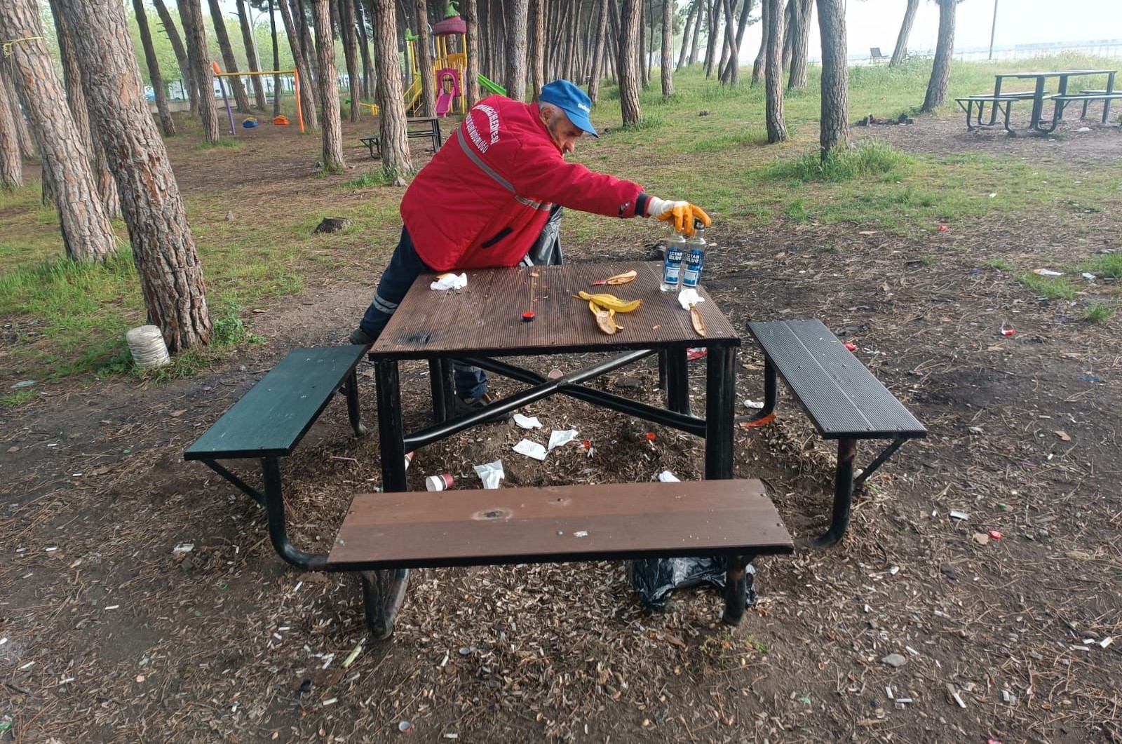 Orhangazi Belediyesi’nden Göl Piknik Alanı’nda temizlik çalışması