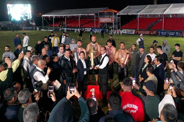 Gazipaşa Yağlı Pehlivan Güreşleri’nin başpehlivanı Orhan Okulu oldu