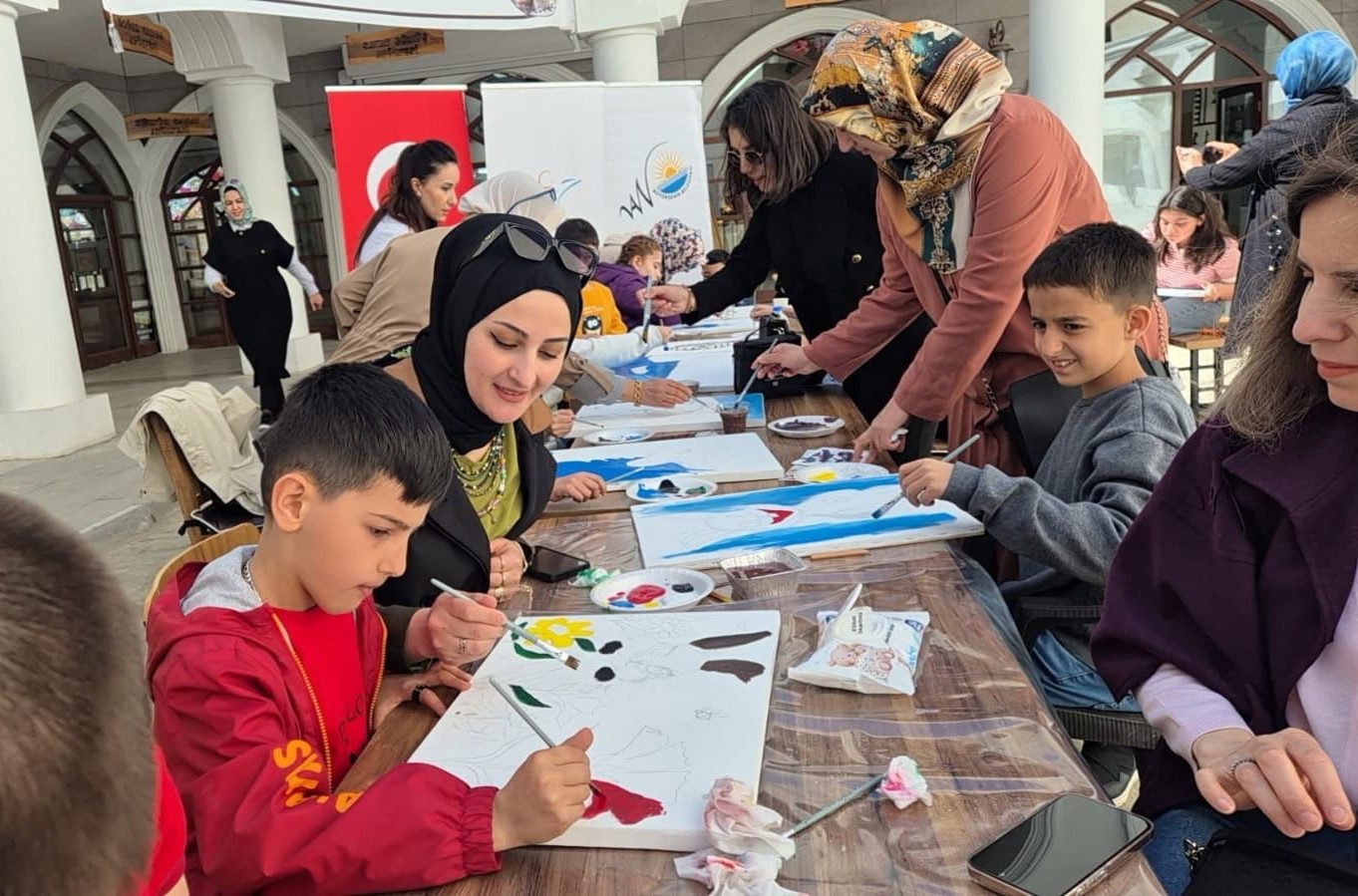 Van Büyükşehir Belediyesi’nden annelere ve çocuklara özel atölye