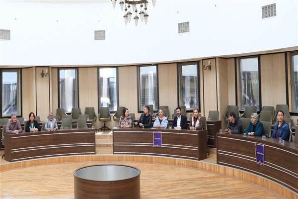 Kayapınar’da akülü araç şarj istasyonları kurulmasına karar verildi