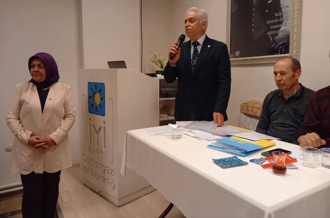 İYİ Parti Osmangazi Başkanı Karaaslan: En iyi liselerde öğretmenlerin yeri değiştiriliyor