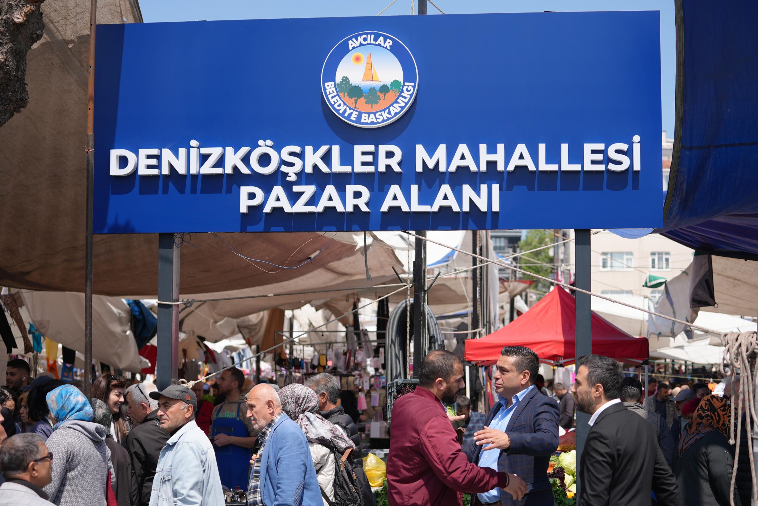 Avcılar’da Pazar Pazarı yeni yerinde hizmete açıldı