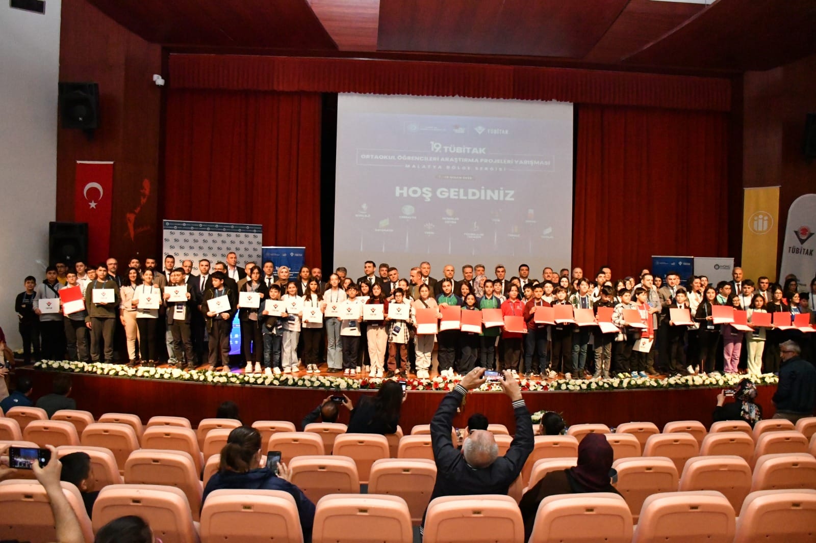 Vali Şıldak, TÜBİTAK’tan ödül alan okulları kutladı