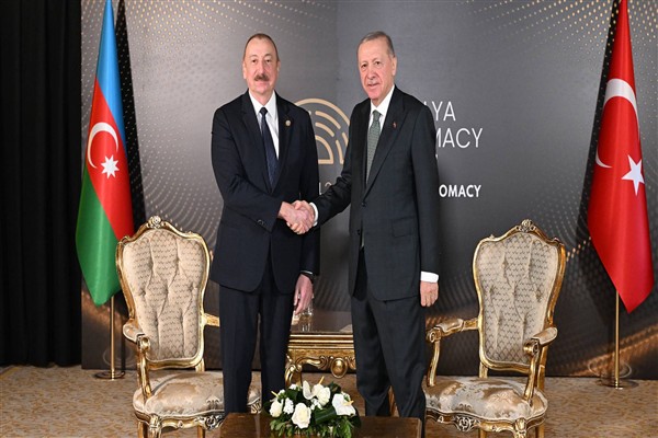 Azerbaycan Cumhurbaşkanı Aliyev, Türk mevkidaşı Erdoğan ile görüştü