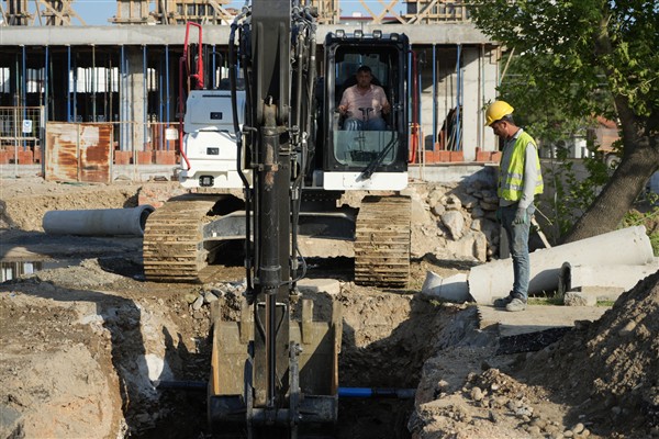 BASKİ, Burhaniye’nin altyapı sorunlarını çözüyor