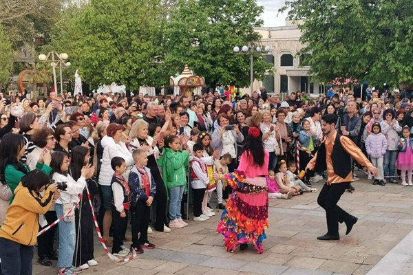 Nilüfer Belediyesi Halk Dansları Topluluğu’ndan Bulgaristan’da gösteri