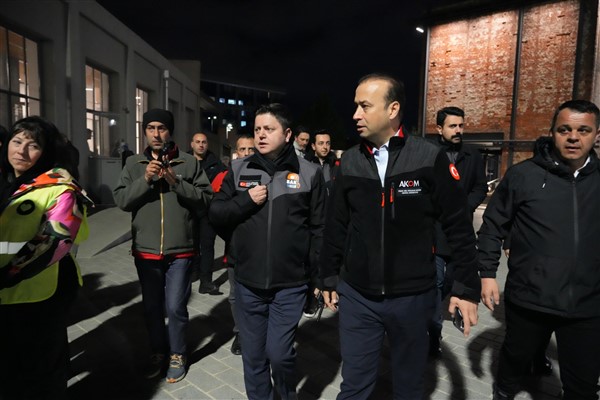 Kadıköy Belediyesi kriz yönetim ekibiyle sahadaydı