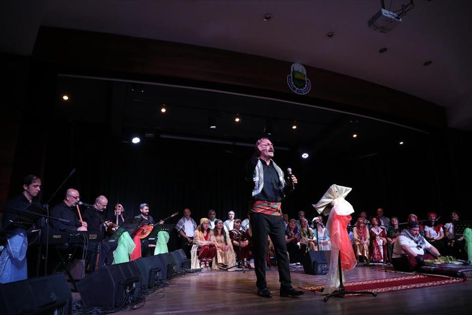 İnegöl’de Türk Halk Müziği Korosundan sıra gecesi konseptli konser