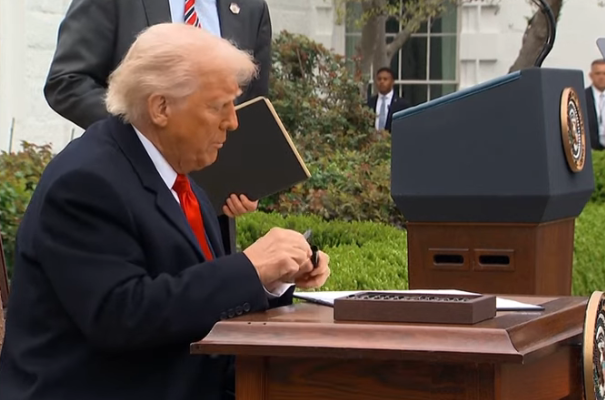 Beyaz Saray: Başkan Trump’ın ticaret dengesizliği nedeniyle ulusal acil durum ilan etti