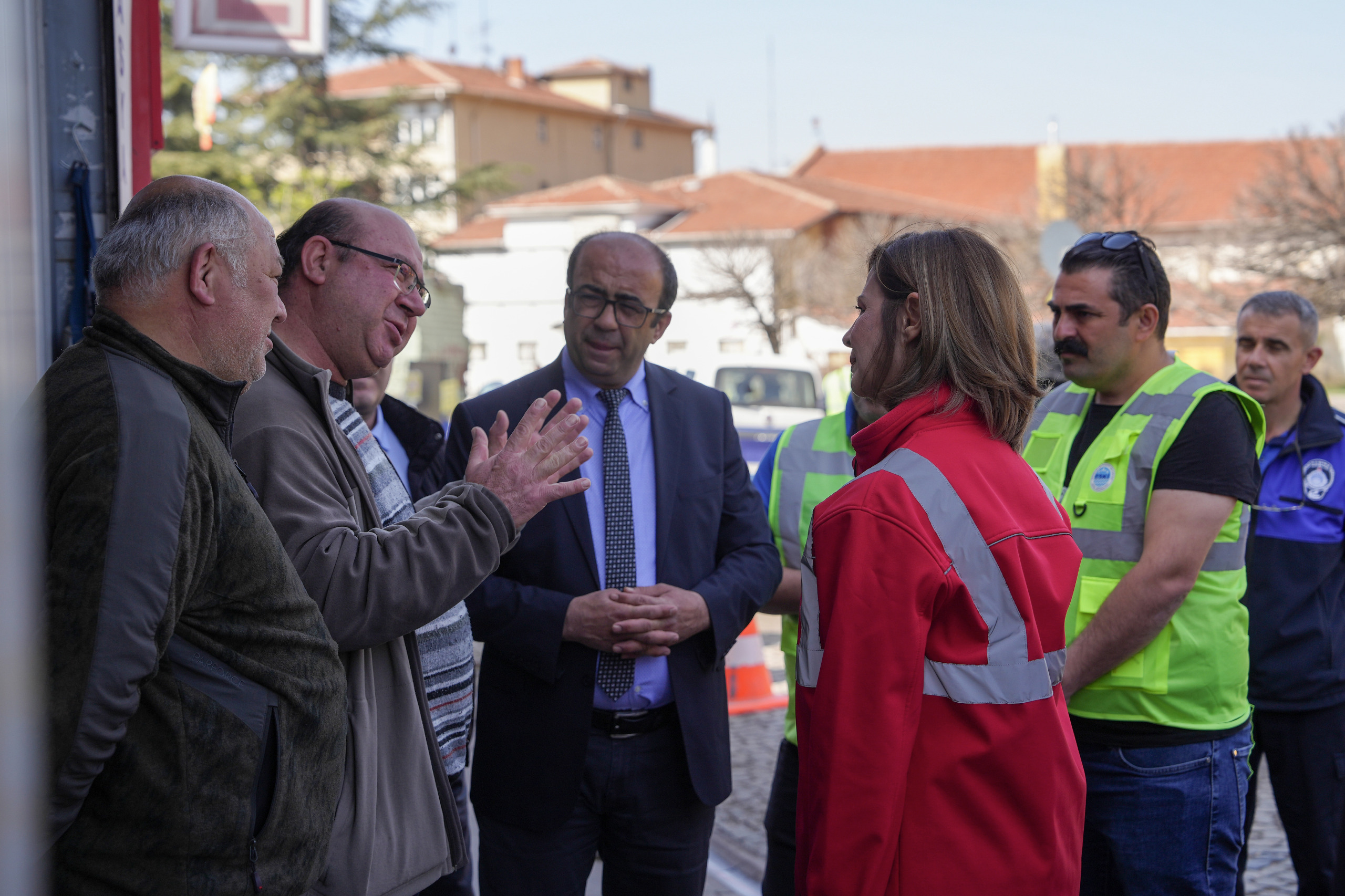 ESKİ ekipleri, Porsuk Çayı’nda temizlik çalışmalarına başladı