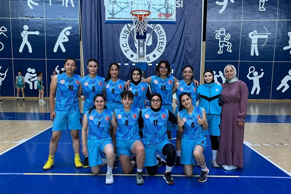 YURTLİG Karaman Kız Basketbol Takımı bölge şampiyonu oldu