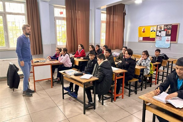 Batman Merkez Ziya Gökalp Ortaokulu’nda eğitim programı gerçekleştirildi