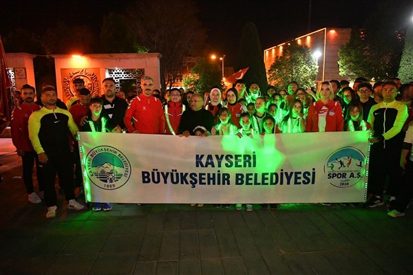 Başkan Büyükkılıç, 19 Mayıs Fener Alayı’na katıldı