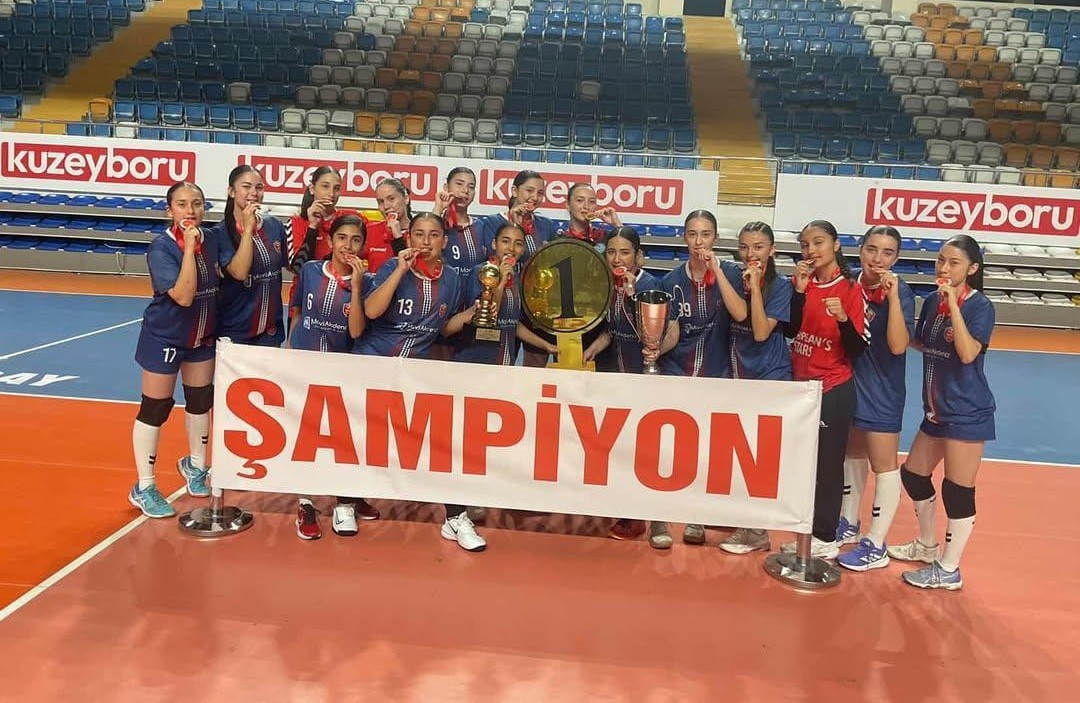 Kepez’e şampiyonluk kupaları peş peşe geldi