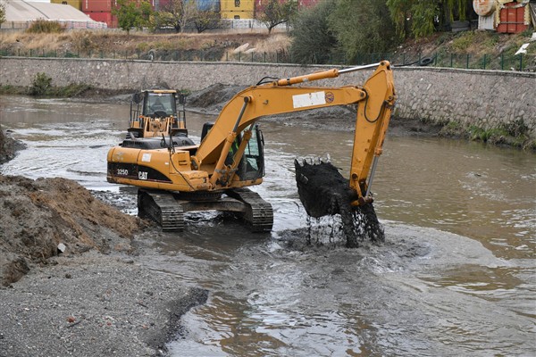Ankara’da 434 kilometre açık ve kapalı kesit dere temizlendi