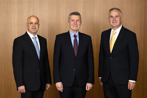 Sabancı Holding’de bayrak değişimi