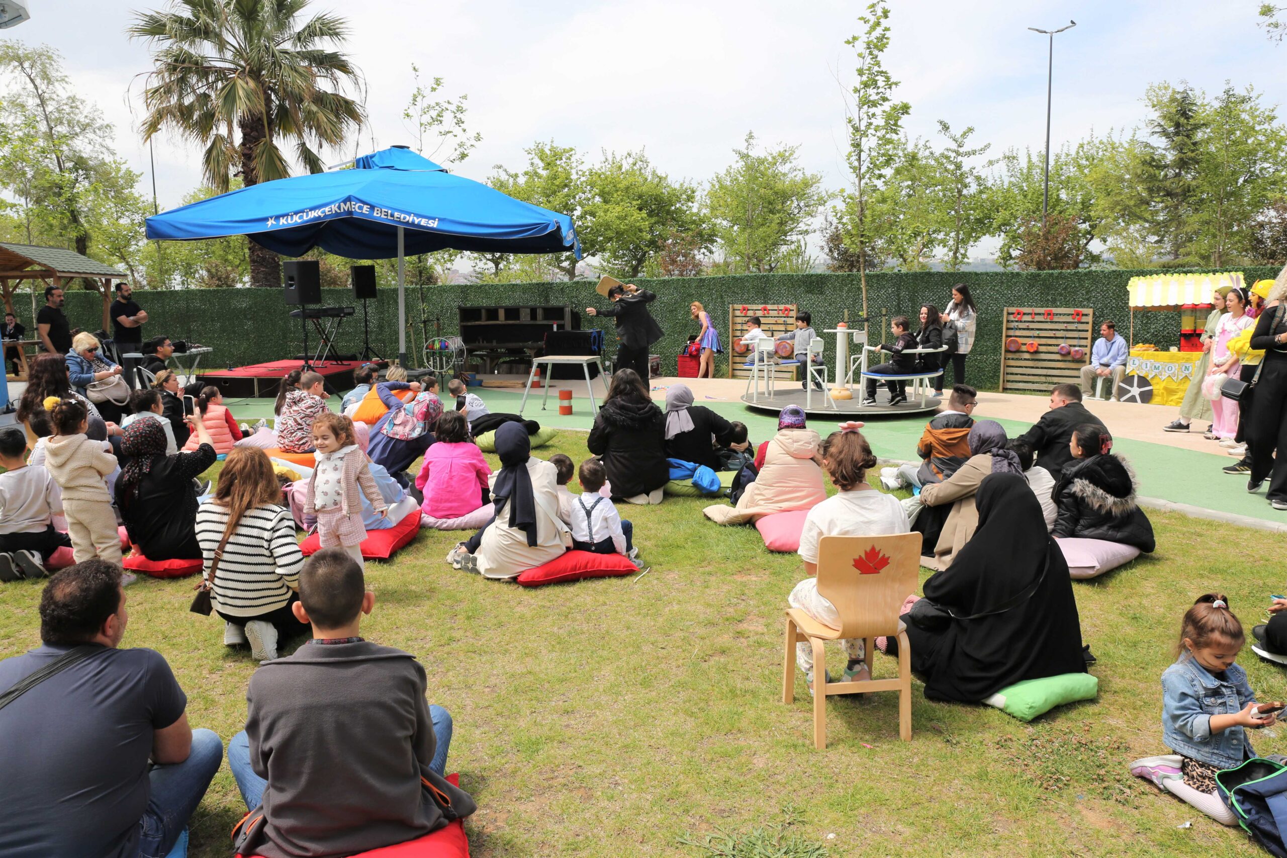 Küçükçekmece Belediyesi, Bi’Mola Engelsiz Yaşam Merkezi’nde Bahar Şenliği düzenledi