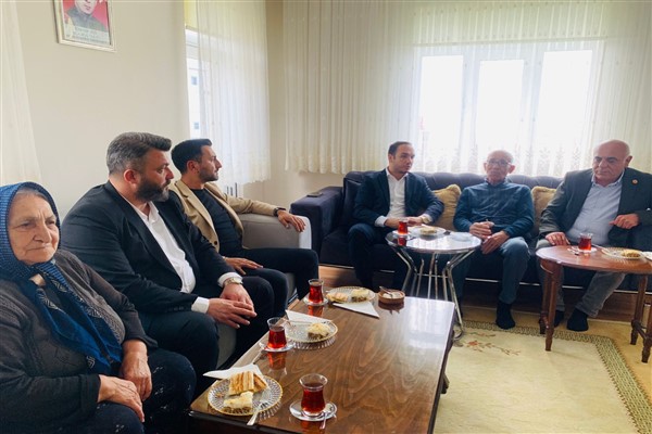 İzmit Belediyesi, şehit yakınlarını ziyaret etti