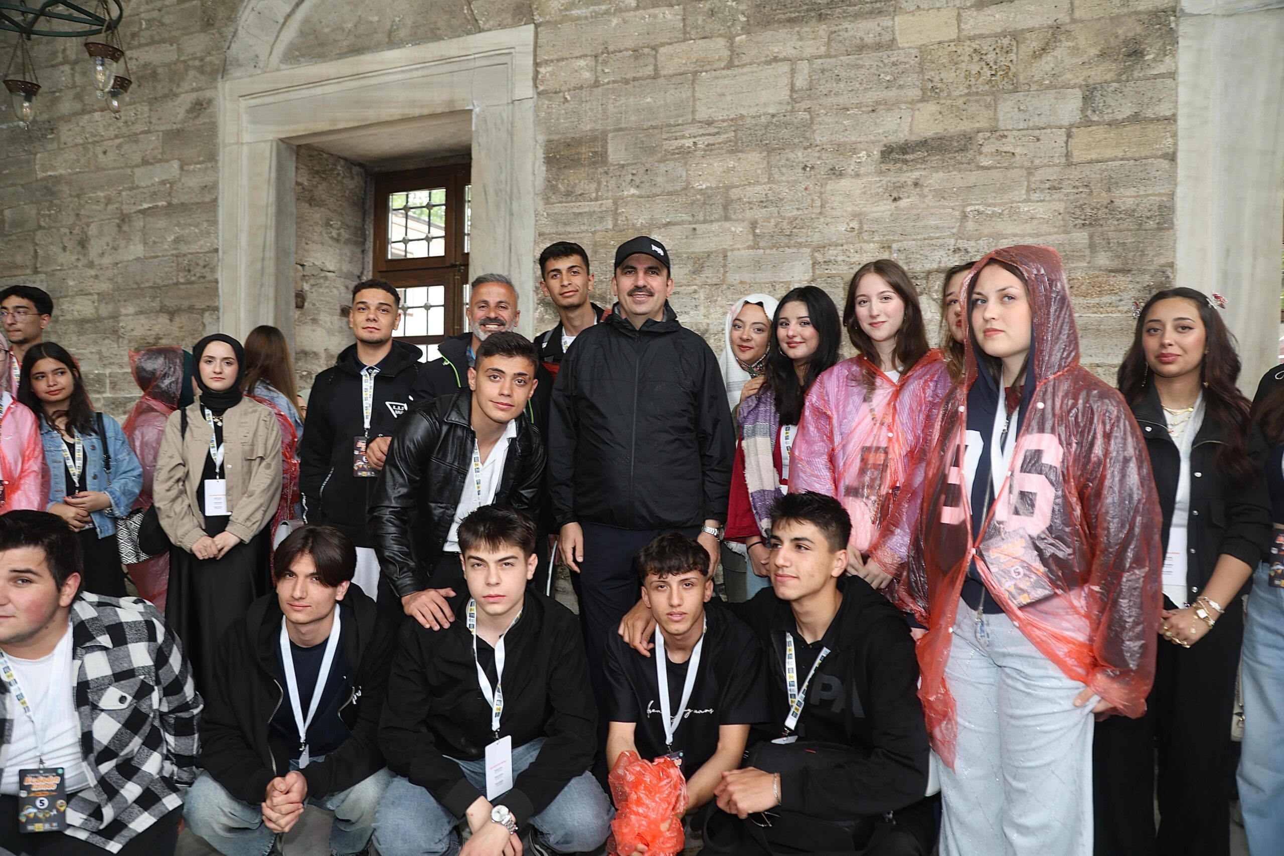 Başkan Altay, İstanbul gezisine katılan öğrencilere eşlik etti