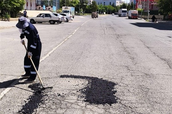 Bağlar’da yol bakım ve onarım çalışmaları