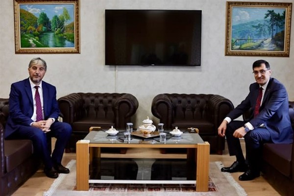 Başkan Kahveci’den eğitime destek ziyareti