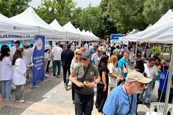 Bursa Büyükşehir’den ‘Sağlık Sokağı’nda ücretsiz sağlık hizmeti