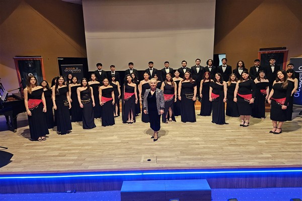 Manisa Büyükşehir Belediyesi Konservatuvarı Çok Sesli Gençlik Korosu ödüle layık görüldü