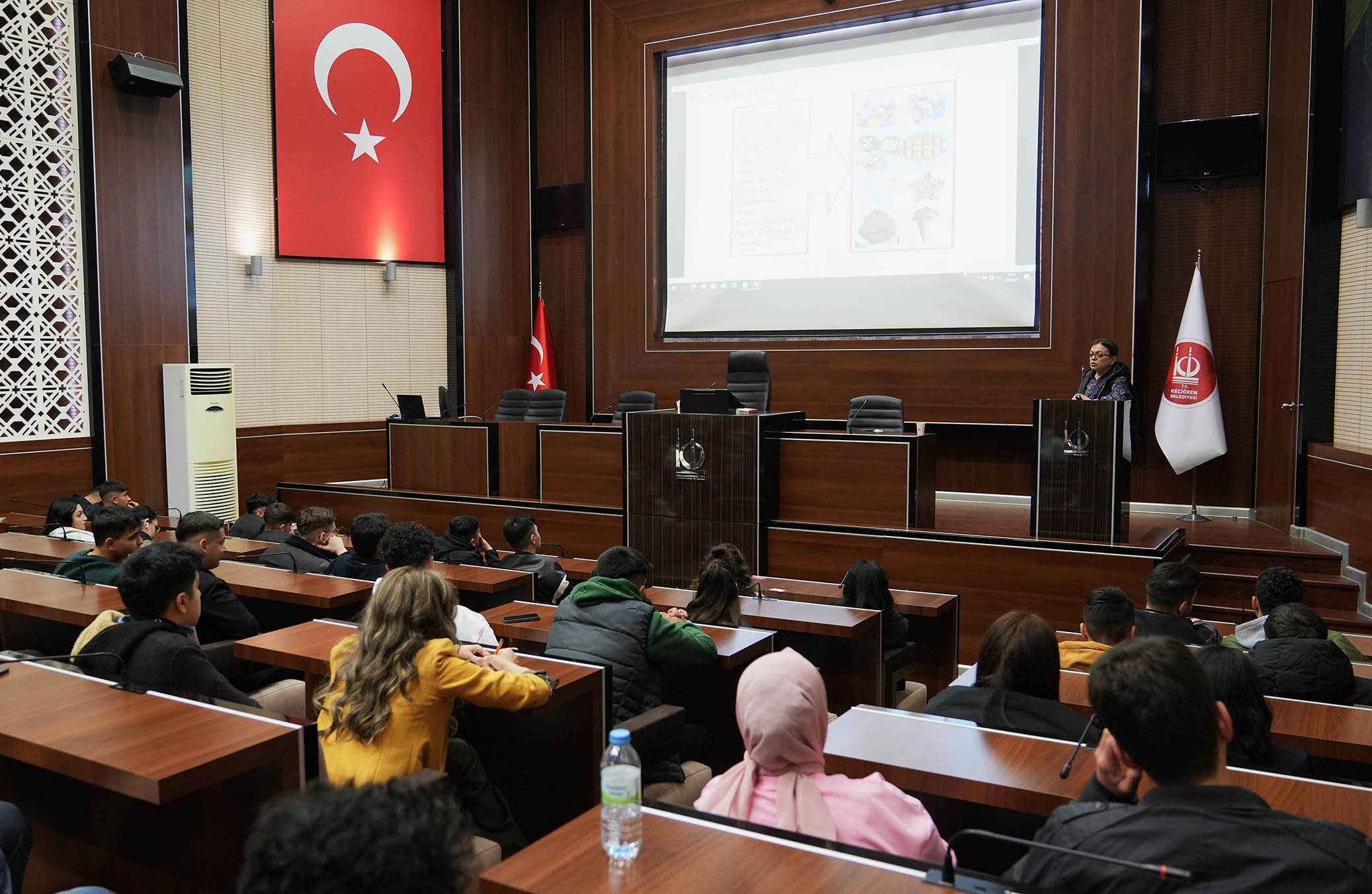 Keçiören Belediyesi’nden “Sağlıklı Beslenme ve Obezite” eğitimi