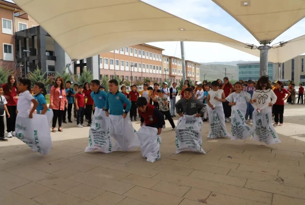 “Haydi Kampüse! Matematikle Oynayalım!” şenliği yoğun ilgi gördü