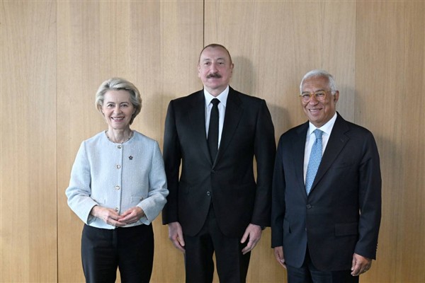 Azerbaycan Cumhurbaşkanı Aliyev’in Tiran temasları