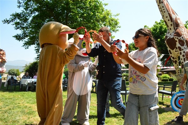Özel bireyler ‘Engel Tanımayan Bahar Şenliği’nde bir araya geldi