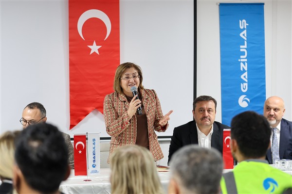 Başkan Şahin, belediye çalışanlarıyla bir araya geldi