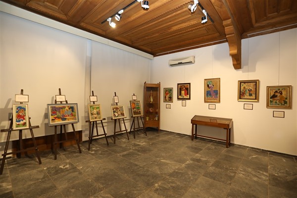 İnegöl Kent Müzesi’nde “Taşın Kalbi” sergisi ziyarete açıldı