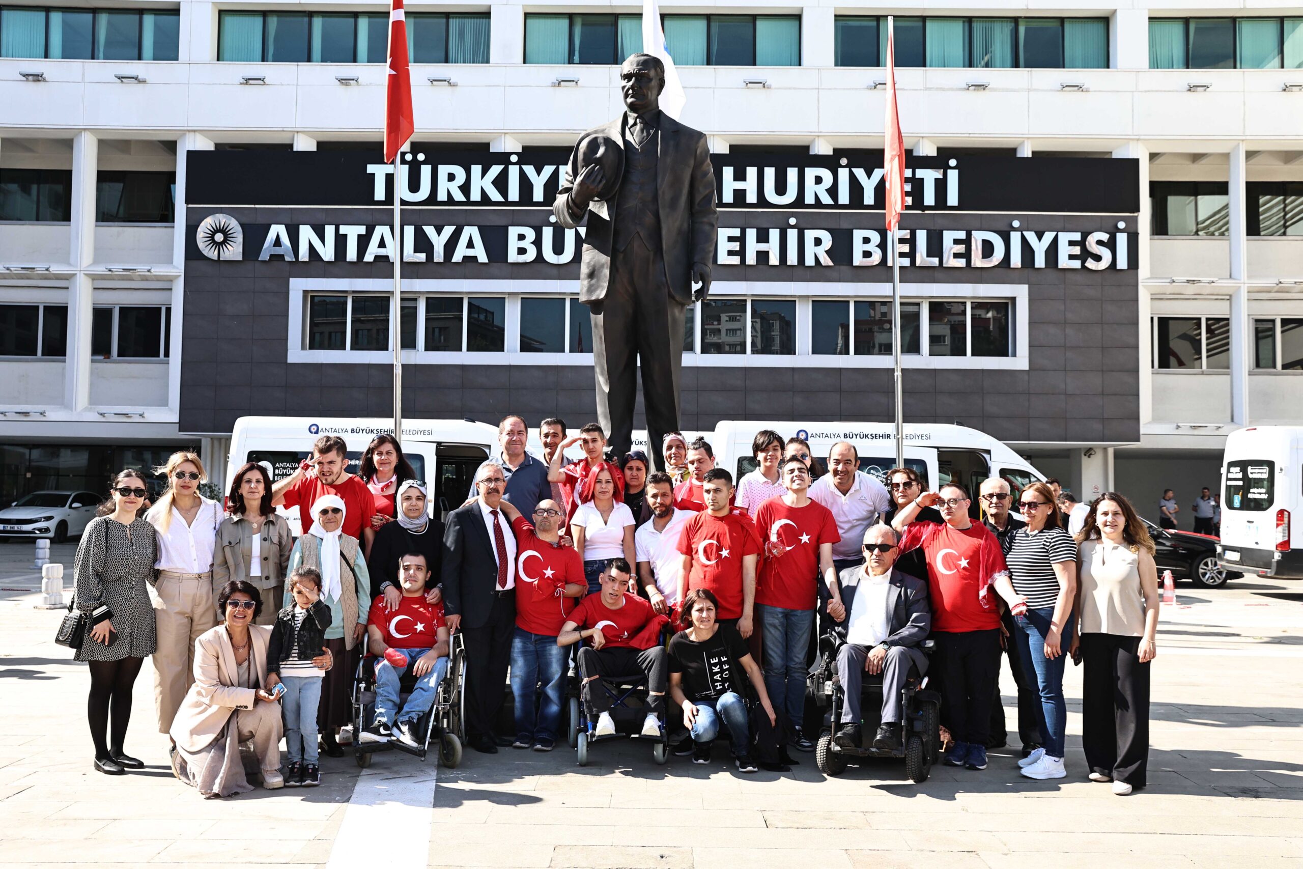 Temsili askerlik yapacak engelli bireylere uğurlama töreni
