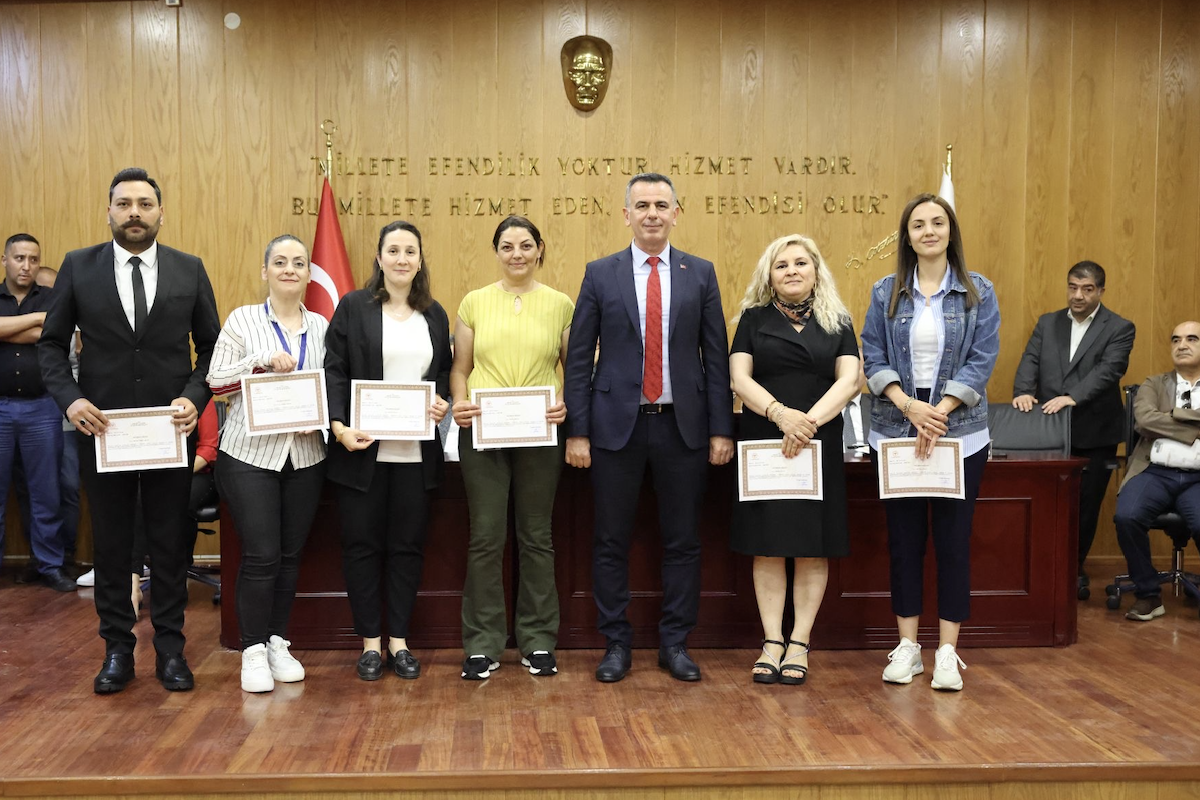 Mamak Belediyesi personeline ilk yardım sertifikası verildi