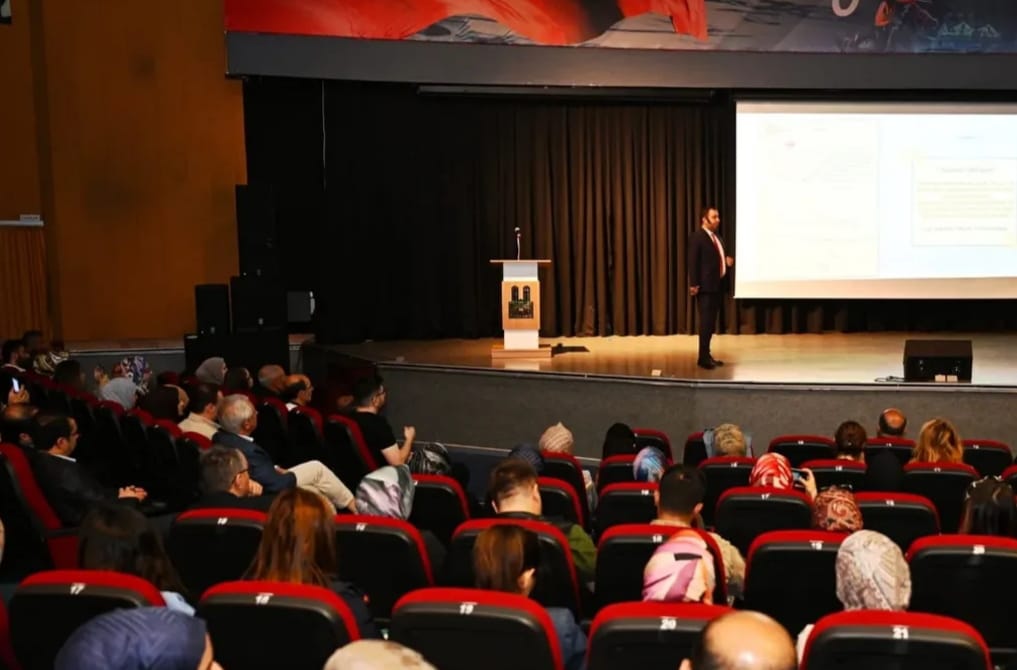 Erzurum’da kamu personeline “Resmî Yazışma Kuralları” eğitimi verildi