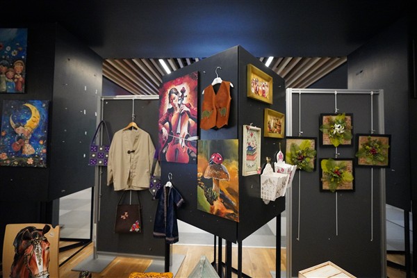 Engelsiz Yaşam Merkezi öğrencilerinin eserleri BAKSM’de sergileniyor