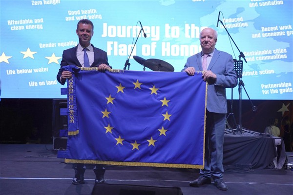 Çorlu, Avrupa Şeref Bayrağı ödülünü teslim aldı