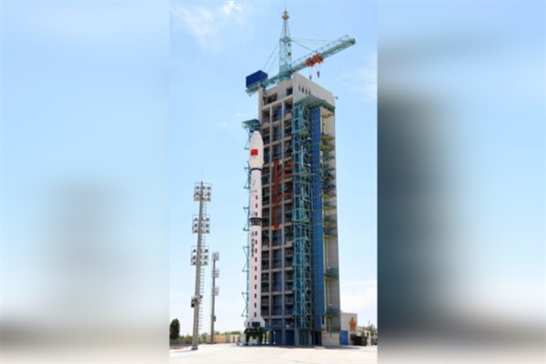 Çin uzaya yeni uydu fırlattı