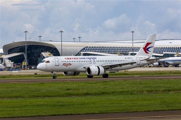 Çin yapımı C919 uçağı 2 milyondan fazla yolcu taşıdı