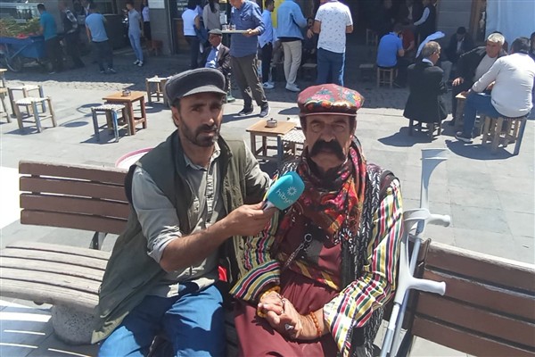 Diyarbakır’ın tanınan ismi Kemal Tosun 67 yıldır kültürünü üzerinde taşıyor