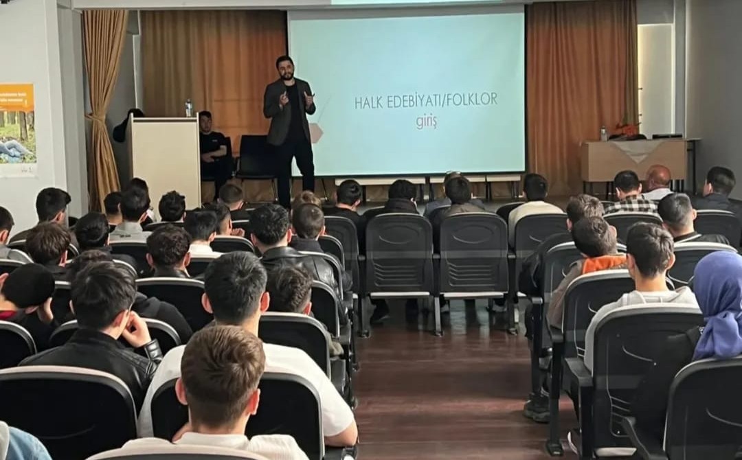 Doç. Dr. Doğan’dan Gümüşhane’de Akademik Nitelikli TÜBİTAK Bilim Söyleşisi