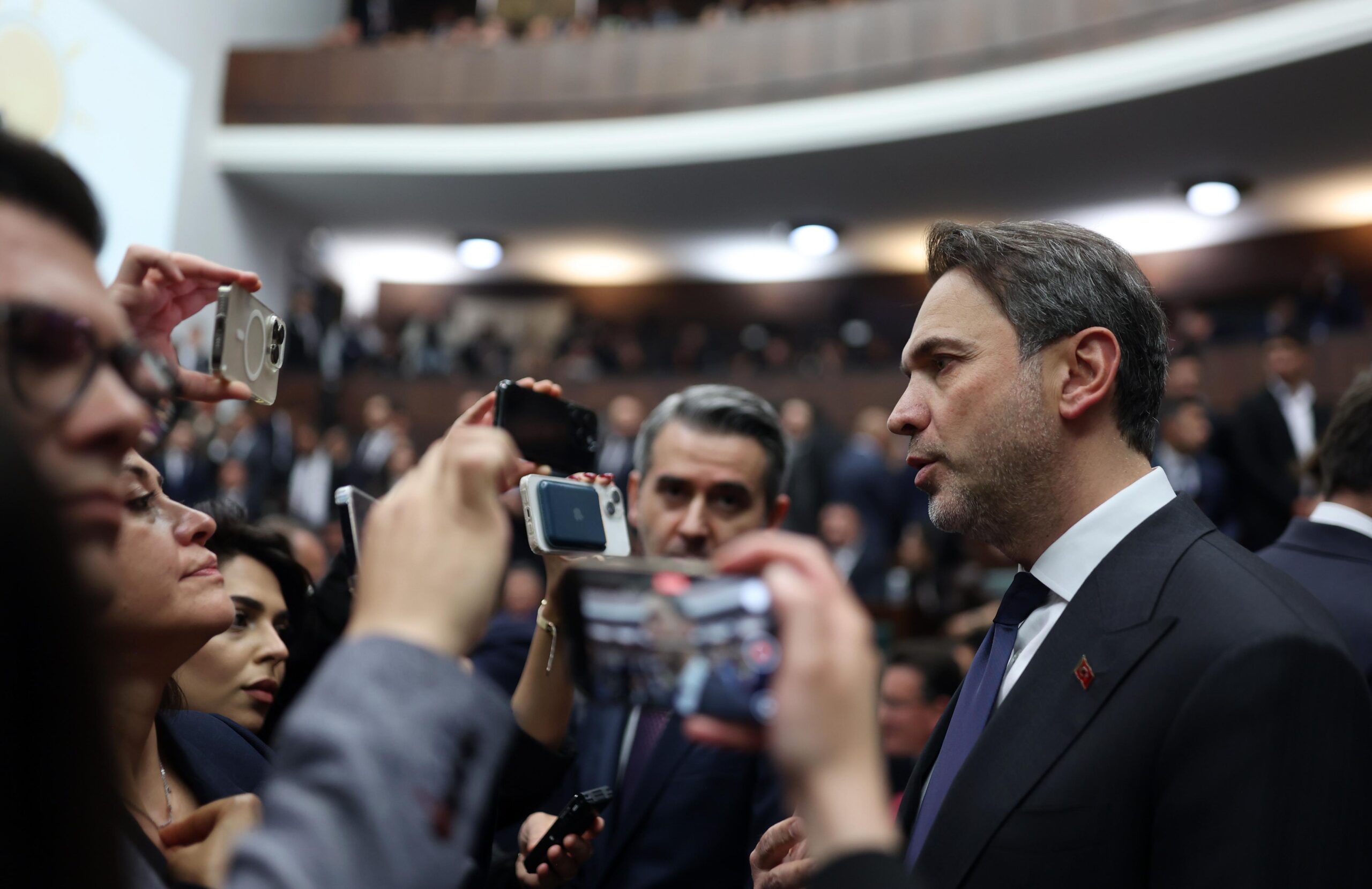 Bakan Bayraktar: Suriye’ye elektrik ihracatı 3 katına çıkacak