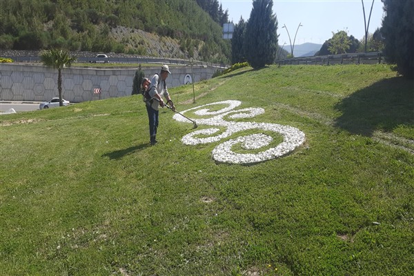 Manisa’da  peyzaj düzenleme çalışmaları sürdürülüyor