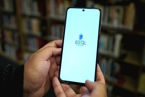 Beylikdüzü Belediyesi Dijital Kütüphanesi açıldı