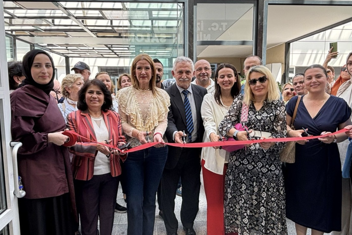 İZMEK Yılsonu Sergisi düzenlendi