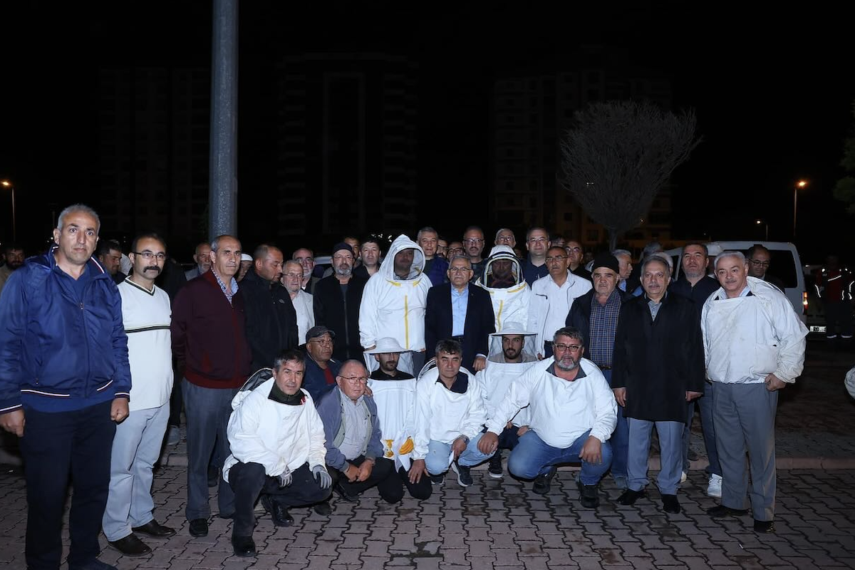 Kayseri Büyükşehir Belediyesi’den arıcılara damızlık ana arı desteği