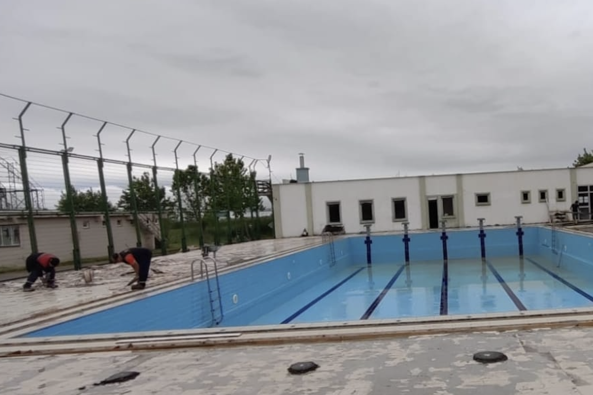 Karacabey’de yüzme havuzu yaza hazırlanıyor