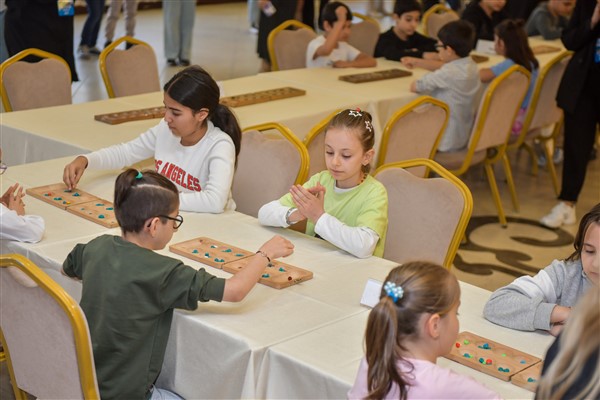 Esenyurt’ta çocuklar Akıl ve Zeka Oyunları Turnuvasında yarıştı
